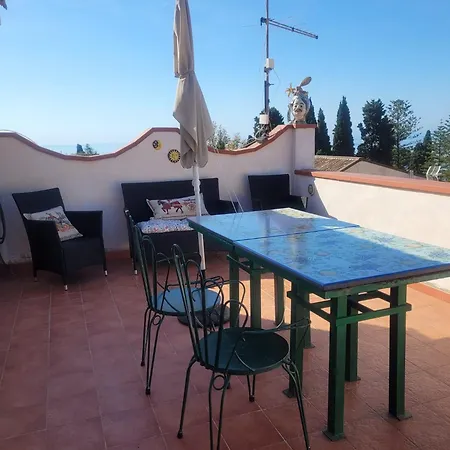 Casa Maio, Attico Molto Panoramico, In Centro Storico Tatil Evi *